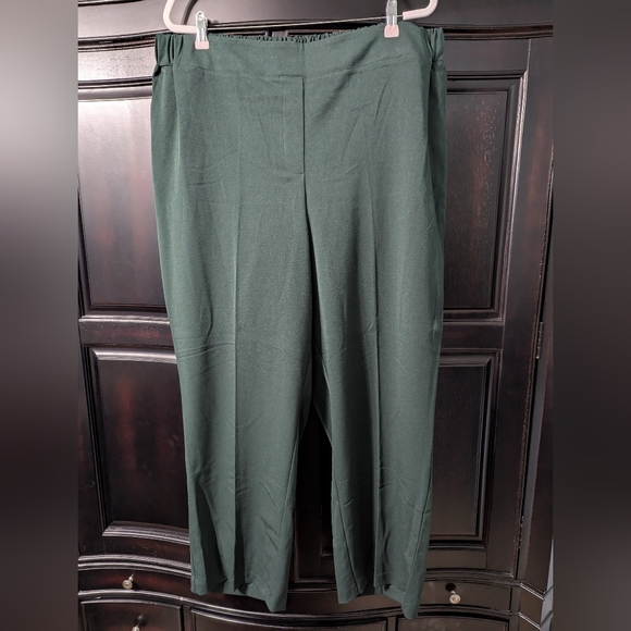 Lane Bryant Perfect Drape Pull-On Straight Leg Trouser Pant Green 20 NWOT - Picture 3 of 5